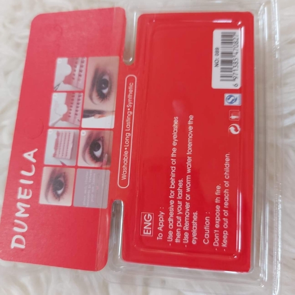 Dumeilia 5D Lashes Pack of 2. - Picture 3 of 5